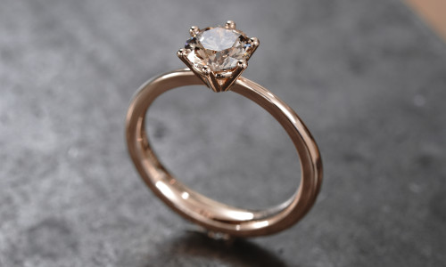 Solitaire Rotgold Champagner Brillant C3 1.03ct.