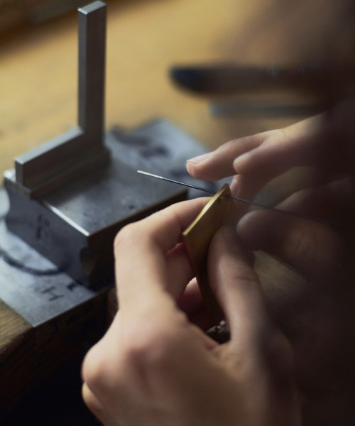 Goldschmied bei der Arbeit